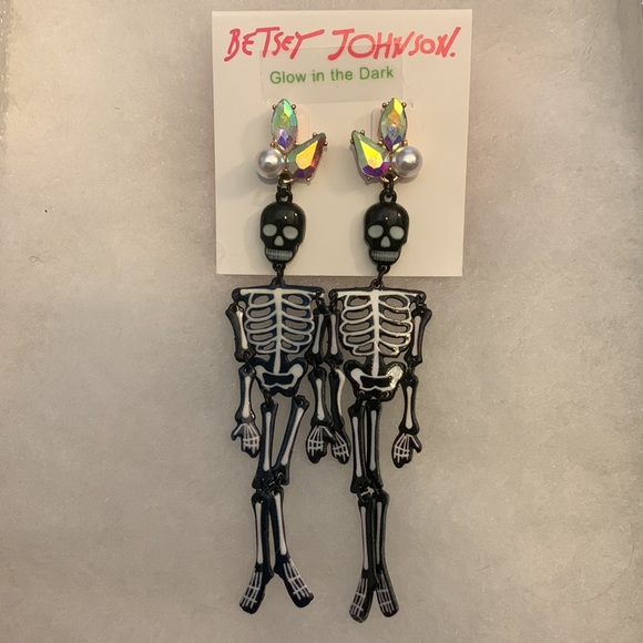 ‼️ LAST PAIR ✨HP✨ $58 Betsey Johnson Glow In the Dark Skeleton Drop Earrings - Picture 5 of 8